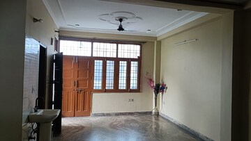 Room in 2 BHK Builder Floor at RWA Apartments Sector 40, Sector 40 – for Rent