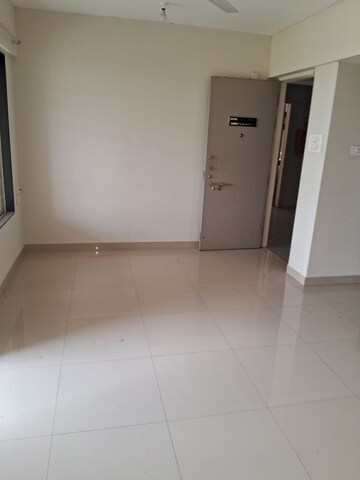 Room in 1 BHK Apartment at Brahma Waterbay, Kalyani Nagar – for Rent