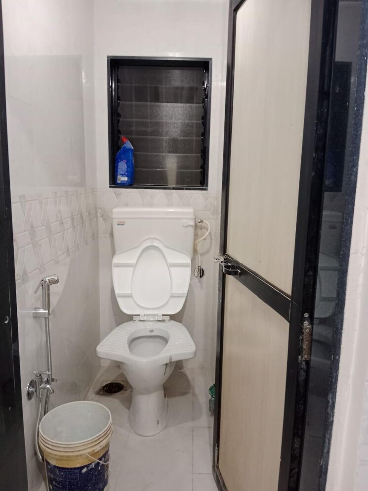 Bathroom, yash-anand-chs 1 Bedroom 500 Sq.Ft. Apartment In Naupada Thane 8056341