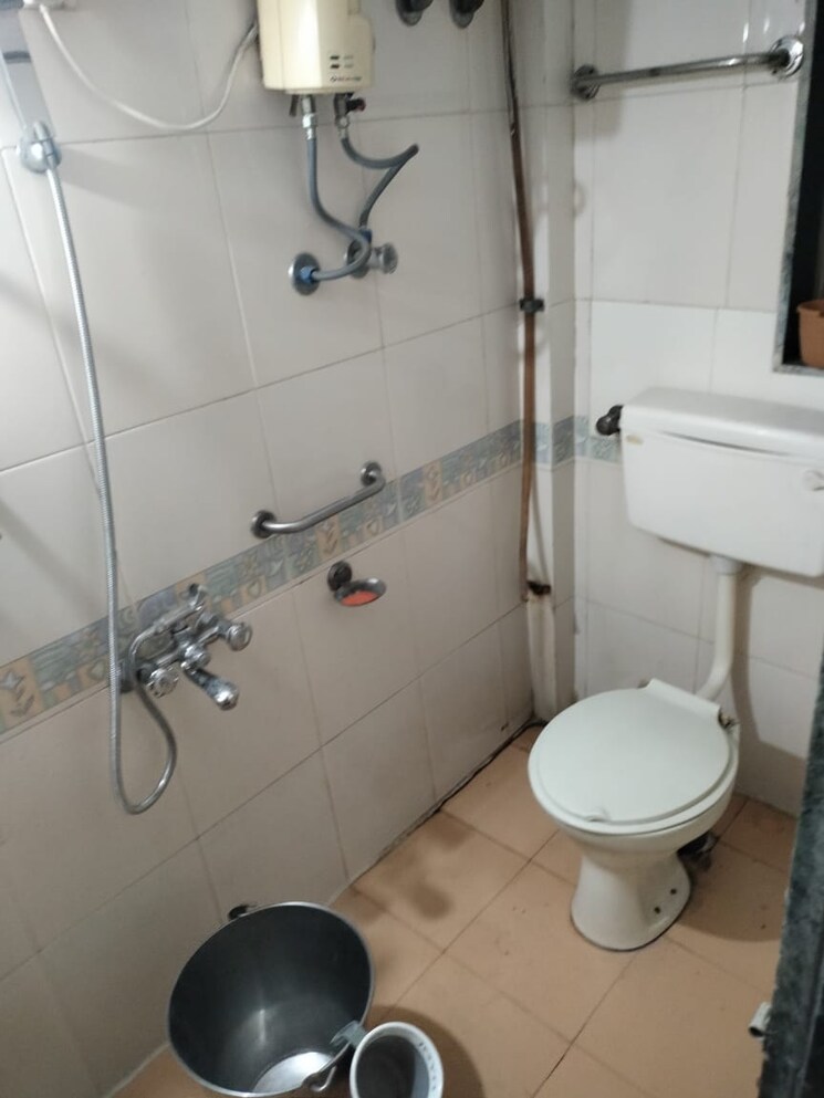 Bathroom, yash-anand-chs 1 Bedroom 500 Sq.Ft. Apartment In Naupada Thane 8056341
