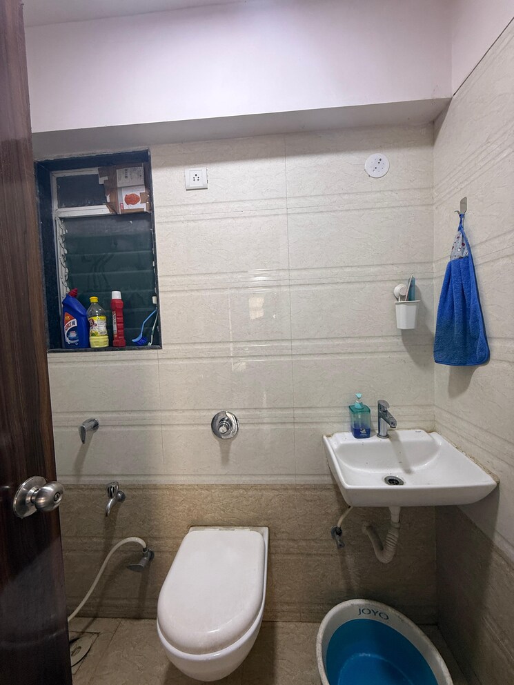 Bathroom, sk-imperial-heights 1 Bedroom 405 Sq.Ft. Apartment In Mira Road Thane 8056393