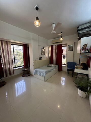 Living Room in 3 BHK Apartment at Chembur – for Rent