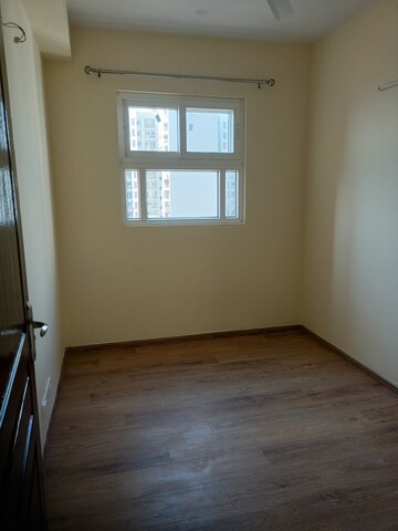 Room in 3.5 BHK Apartment at Lotus Panache, Sector 110 – for Rent