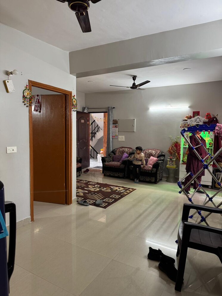Living Room, sare-home 3 Bedroom 1195 Sq.Ft. Builder Floor In Sector 92 Gurgaon 8056487