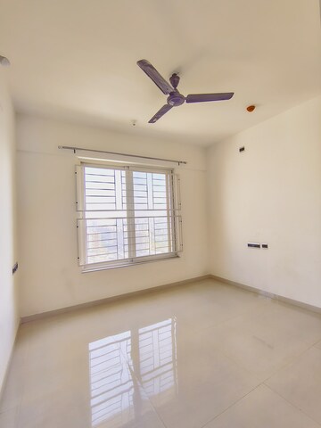 Room in 2 BHK Apartment at Pharande Puneville, Tathawade – for Rent