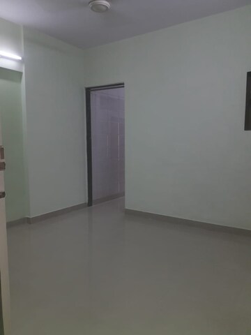 Room in 1 BHK Apartment at Omkar Sai CHS, Lower Parel – for Rent