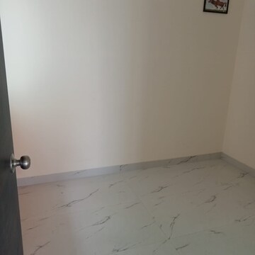 Room in 1.5 BHK Apartment at Sugee Atharva, Prabhadevi – for Rent