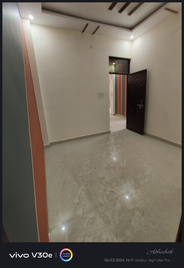 Room in 2 BHK Independent House at Jankipuram Extension – for Sale