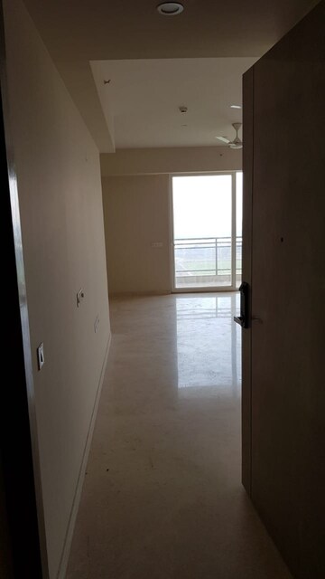 Room in 3 BHK Apartment at DLF The Skycourt, Sector 86 – for Sale