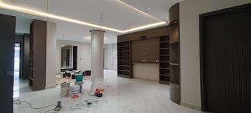 Room in 4 BHK Builder Floor at Bansal Homes, Green Fields Colony – for Sale