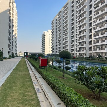 4 BHK Apartment – Exterior View View at Central Park Flower Valley Aqua Front Towers, Sohna Sector 33 - for Rent
