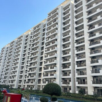 4 BHK Apartment – Exterior View View at Central Park Flower Valley Aqua Front Towers, Sohna Sector 33 - for Rent