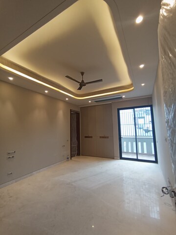 Room in 4 BHK Builder Floor at Greater Kailash I – for Rent