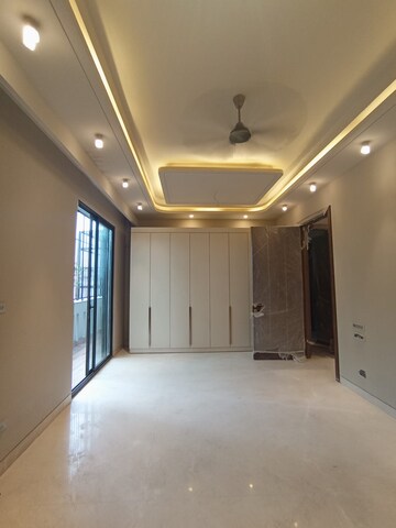 Room in 4 BHK Builder Floor at Greater Kailash I – for Rent