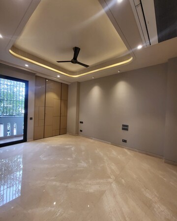Room in 4 BHK Builder Floor at Greater Kailash I – for Rent