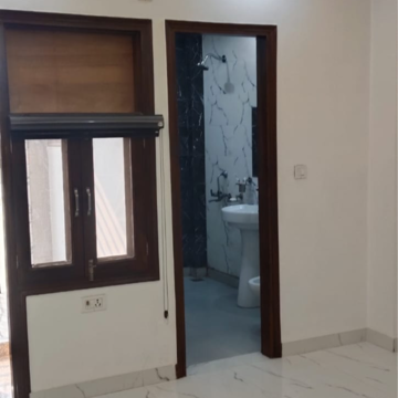 Room in 2 BHK Builder Floor at RWA Apartments Sector 30, Sector 30 – for Rent