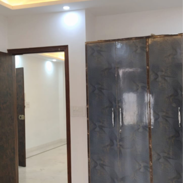 Room in 2 BHK Builder Floor at RWA Apartments Sector 30, Sector 30 – for Rent