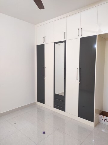 Room in 2.5 BHK Apartment at Vaishnavi Serene, Yelahanka – for Rent