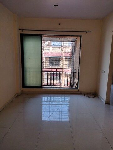 Room in 1 BHK Apartment at Omkar Apartment Kharegaon, Kalwa – for Rent