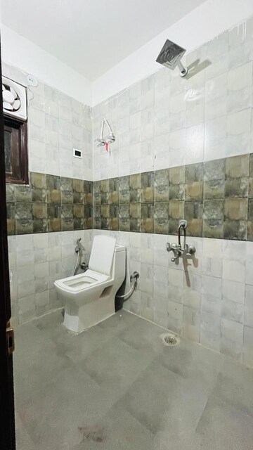 Bathroom in 1 BHK Apartment at Palm Residency Chhatarpur, Chattarpur – for Rent