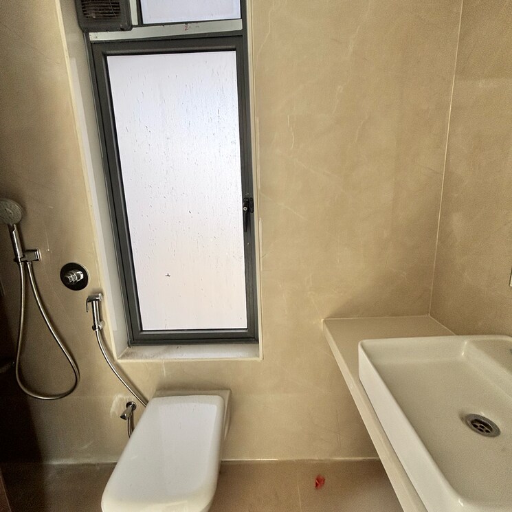 Bathroom, arkade-crown 3 Bedroom 1064 Sq.Ft. Apartment In Lic Colony Mumbai 8057120