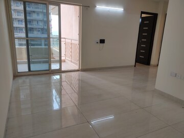 Room in 3 BHK Apartment at Gaur Sportswood, Sector 79 – for Rent