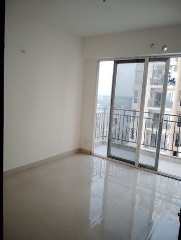 2 BHK Apartment For Rent in Signature Global Proxima Phase 2, Sector 89