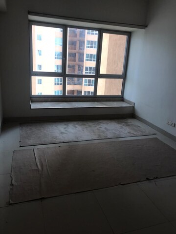 Room in 3 BHK Apartment at DB Orchid Woods, Goregaon East – for Rent