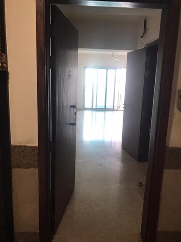 Room in 3 BHK Apartment at DB Orchid Woods, Goregaon East – for Rent