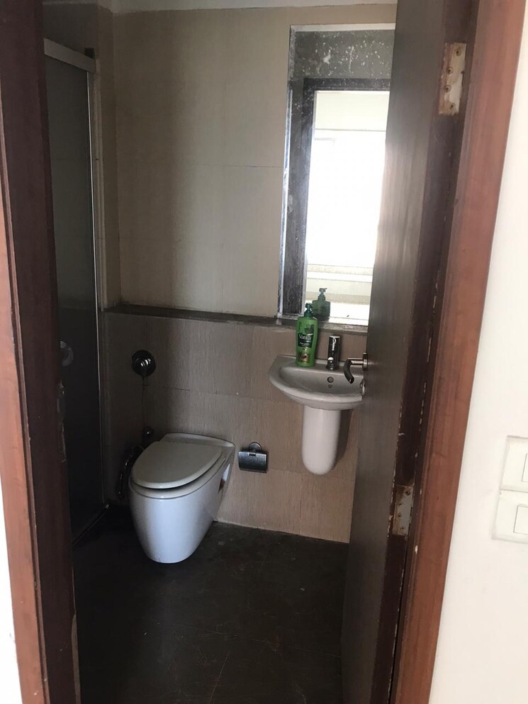 Bathroom, db-orchid-woods 3 Bedroom 1820 Sq.Ft. Apartment In Goregaon East Mumbai 8057165