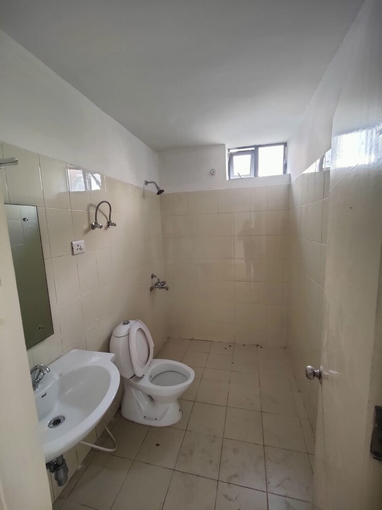 Bathroom, vatika-primrose-floors 3 Bedroom 1275 Sq.Ft. Builder Floor In Sector 82 Gurgaon 8057246