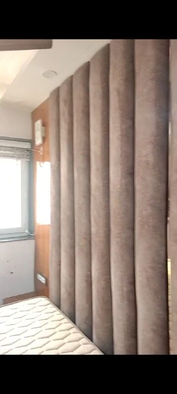 Bedroom in Studio Apartment at Karam Pura – for Rent