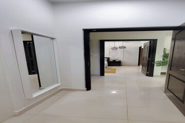 Room in 2 BHK Apartment at Shriram 107 South East, Hosur Road – for Sale