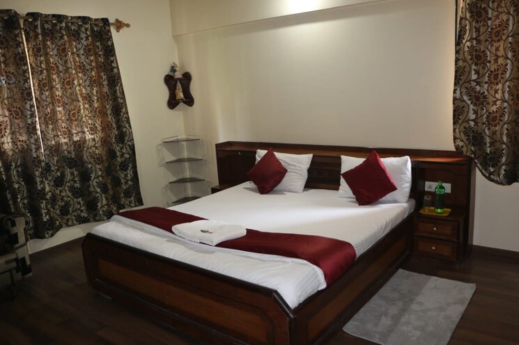 Bedroom, magarpatta-laburnum-park 4 Bedroom 2400 Sq.Ft. Apartment In Hadapsar Pune 8057333