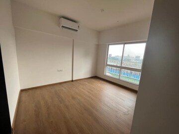 Room in 2 BHK Apartment at Puravankara Silversands, Mundhwa – for Rent