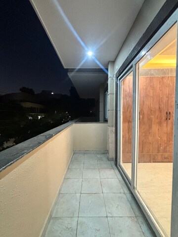 Kitchen in 1 BHK Builder Floor at DLF Atria, Dlf Phase ii – for Rent