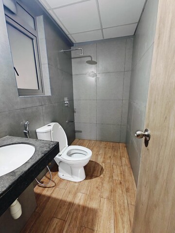 Bathroom in 2 BHK Apartment at Kalpataru Paramount B, Kapur Bawdi – for Rent