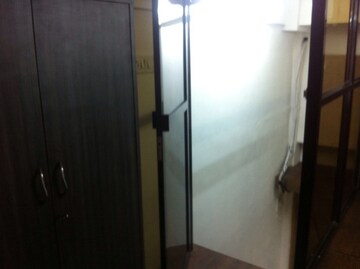 Room in  Office Space at Om Heera Panna Mall, Andheri West – for Rent