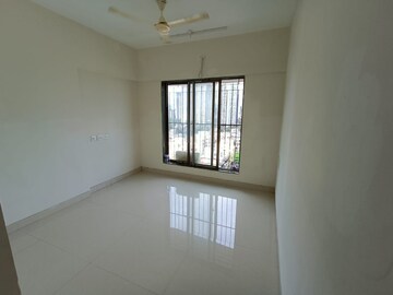 Room in 2 BHK Apartment at Shreedham Splendour, Andheri West – for Rent