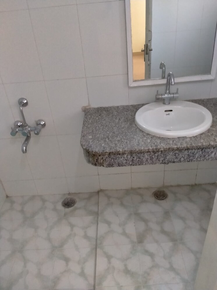 Bathroom, dhakoli village 3 Bedroom 1720 Sq.Ft. Apartment In Dhakoli Village Zirakpur 8057417