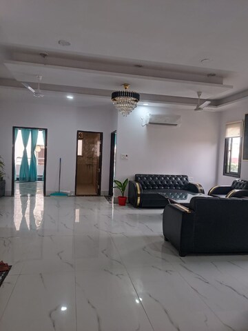 Living Room in 3 BHK Builder Floor at Ansal Sushant Lok I, Sector 43 – for Rent