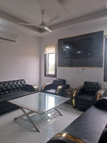 Team Area in 3 BHK Builder Floor at Ansal Sushant Lok I, Sector 43 – for Rent