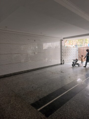 Parking in 3 BHK Builder Floor at Ansal Sushant Lok I, Sector 43 – for Rent