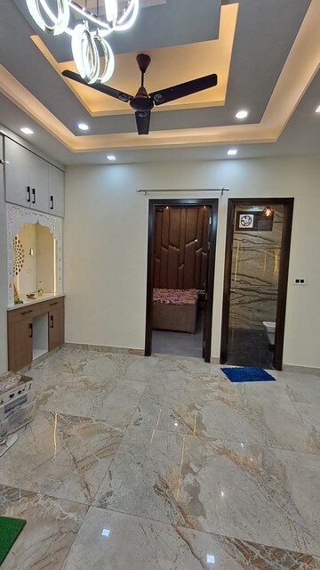 Room in 3 BHK Builder Floor at Dwarka Mor – for Rent