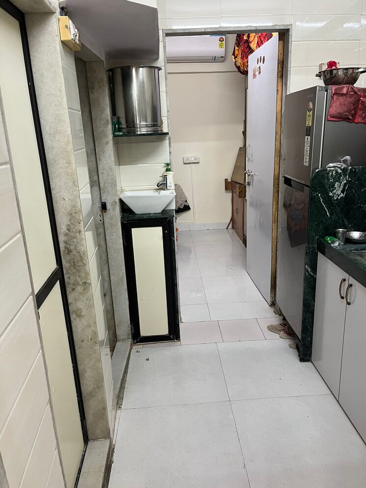 Bathroom, dahisar west 1 Bedroom 360 Sq.Ft. Apartment In Dahisar West Mumbai 8057441