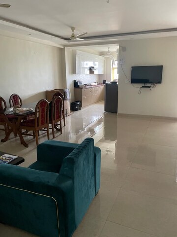 Living Room in 3 BHK Builder Floor at Ocus Quantum, Sector 51 – for Rent