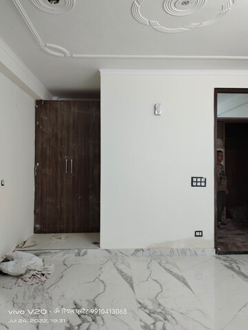 Master Bedroom in 1 BHK Builder Floor at Palm Residency Chhatarpur, Chattarpur – for Rent