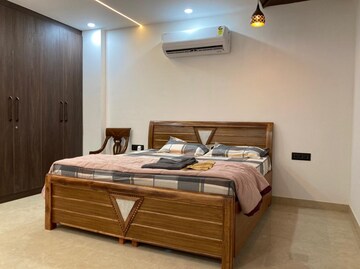Bedroom in 4 BHK Builder Floor at Sushant Lok 2, Sector 57 – for Rent
