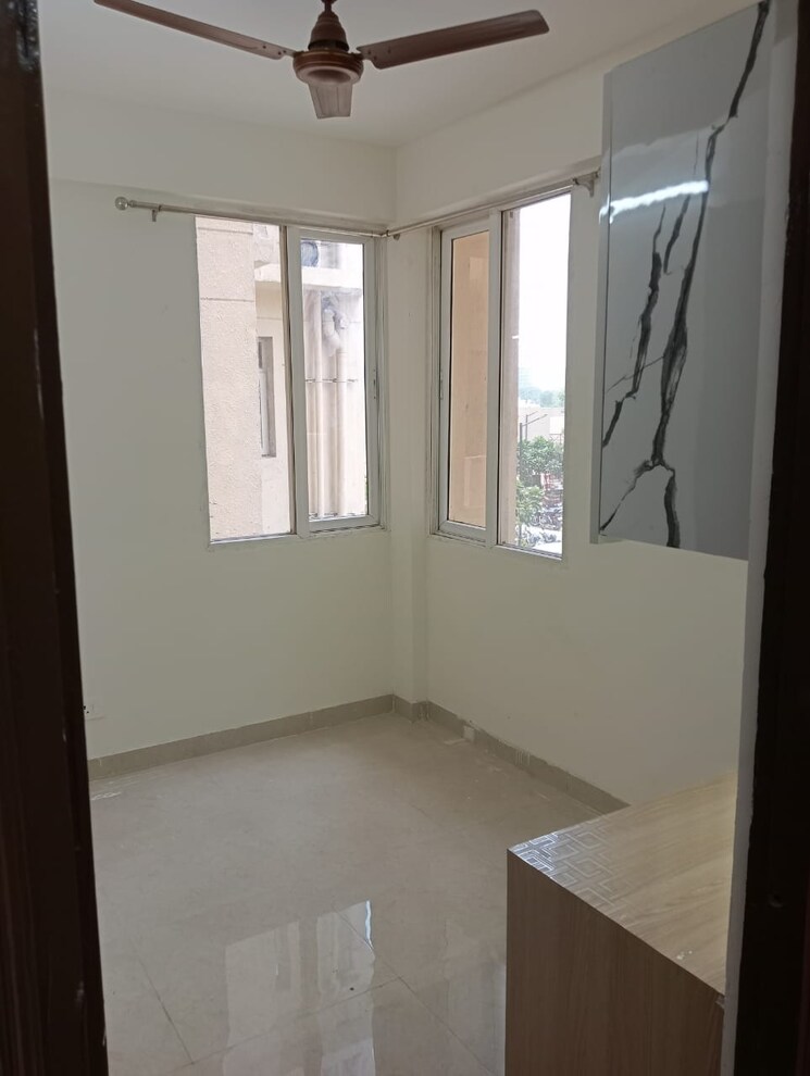Room, signature-orchard-avenue-2 2 Bedroom 617 Sq.Ft. Apartment In Sector 93 Gurgaon 8057501