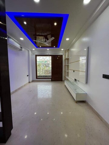 Living Room in 3 BHK Builder Floor at Today Blossoms II, Sector 51 – for Rent